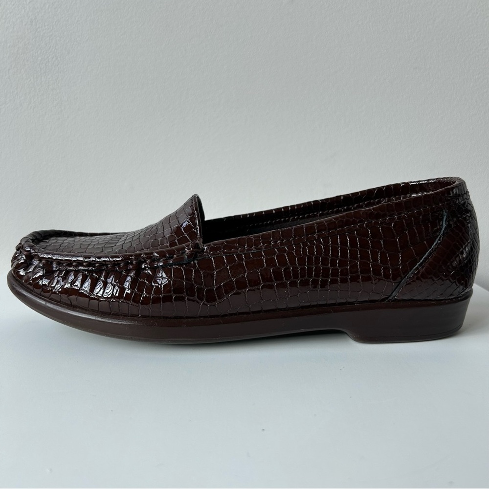 SAS Women's Dark Brown Croc-Embossed Leather Loafers